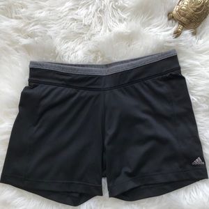 Womenʻs Adidas Climalite Black and Gray Athleisure Excercise Shorts Size Large